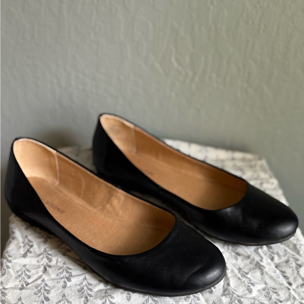 Classic black flats